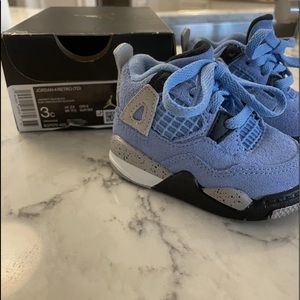 New Nike Air Jordan Retro 4 (Toddler) Size 3c University Blue/Black. Brand new